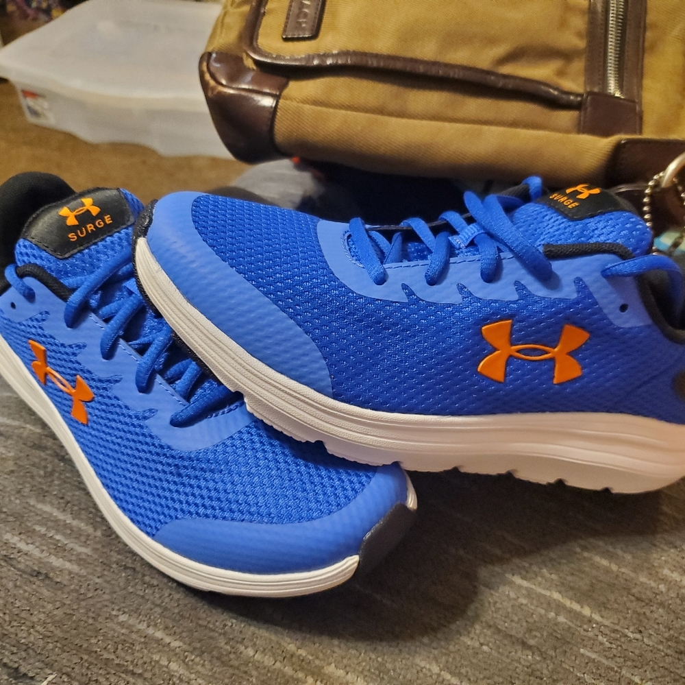 Brand New Youth 5.5 Under Armour Sneakers